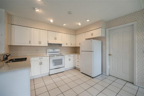 House in Palm Coast, Florida 3 bedrooms, 142.14 sq.m. № 2149527 - photo 9