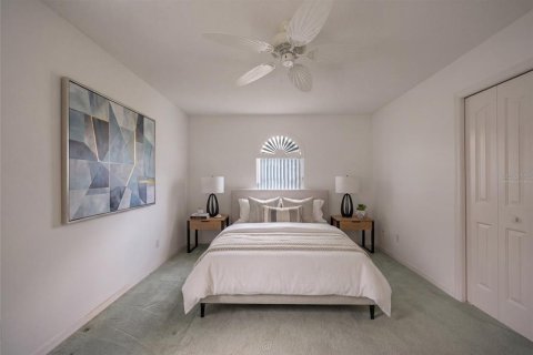 House in Palm Coast, Florida 3 bedrooms, 142.14 sq.m. № 2149527 - photo 13