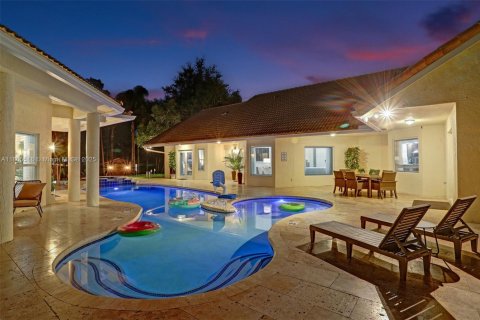 Villa ou maison à vendre à Southwest Ranches, Floride: 8 chambres, 341.04 m2 № 1940407 - photo 2