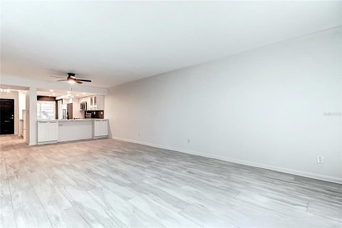 Condo in Clearwater, Florida, 2 bedrooms № 2093279 - photo 18