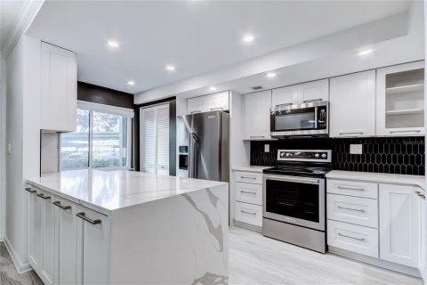Condo in Clearwater, Florida, 2 bedrooms № 2093279 - photo 3