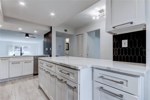 Condo in Clearwater, Florida, 2 bedrooms № 2093279 - photo 12
