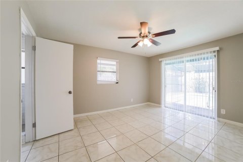 Casa en alquiler en Saint Petersburg, Florida, 3 dormitorios, 157.28 m2 № 1904451 - foto 8