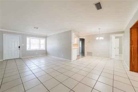 Casa en alquiler en Saint Petersburg, Florida, 3 dormitorios, 157.28 m2 № 1904451 - foto 3