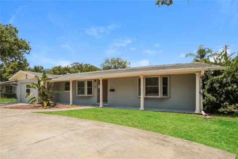 Casa en alquiler en Saint Petersburg, Florida, 3 dormitorios, 157.28 m2 № 1904451 - foto 2