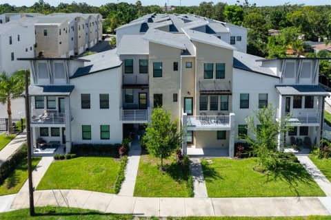 Touwnhouse à vendre à Saint Petersburg, Floride: 2 chambres, 168.62 m2 № 1812714 - photo 1
