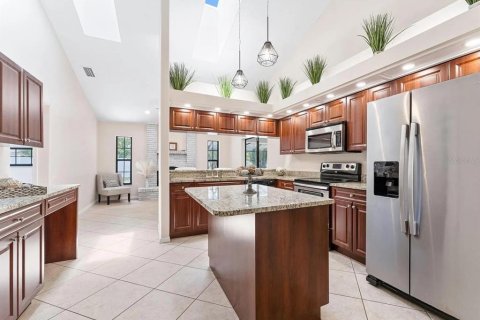 Villa ou maison à louer à Bradenton, Floride: 4 chambres, 184.04 m2 № 2298783 - photo 16
