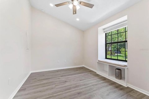 Villa ou maison à louer à Bradenton, Floride: 4 chambres, 184.04 m2 № 2298783 - photo 2