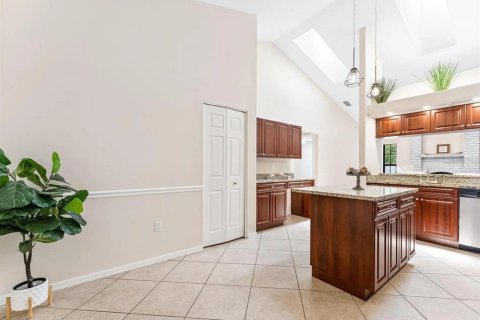 Villa ou maison à louer à Bradenton, Floride: 4 chambres, 184.04 m2 № 2298783 - photo 10