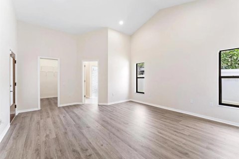 Villa ou maison à louer à Bradenton, Floride: 4 chambres, 184.04 m2 № 2298783 - photo 25