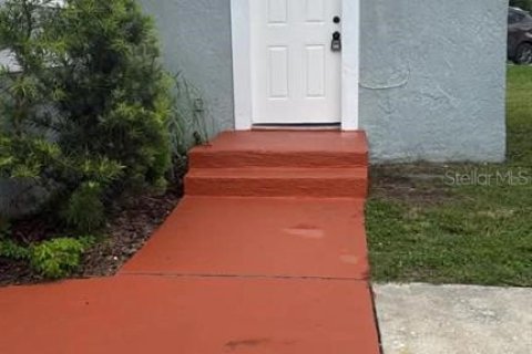 House in Orlando, Florida 2 bedrooms, 66.15 sq.m. № 2238760