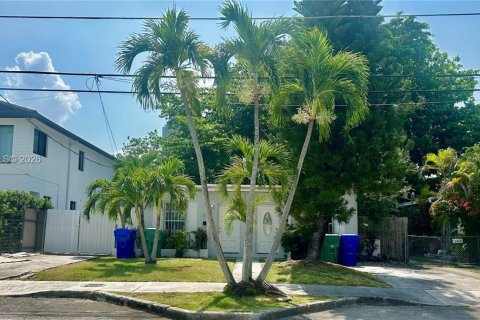 Villa ou maison à louer à Miami, Floride: 1 chambre, 48.77 m2 № 2002145 - photo 2