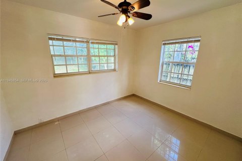 Villa ou maison à louer à Miami, Floride: 1 chambre, 48.77 m2 № 2002145 - photo 14