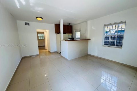 Villa ou maison à louer à Miami, Floride: 1 chambre, 48.77 m2 № 2002145 - photo 4