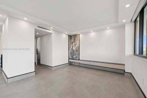 Купить кондоминиум в Корал-Гейблс, Флорида 2 спальни, 297.29м2, № 1788431 - фото 15