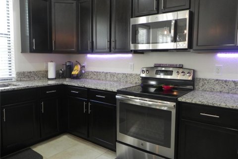 Touwnhouse à vendre à Davie, Floride: 4 chambres, 209.96 m2 № 1974007 - photo 7