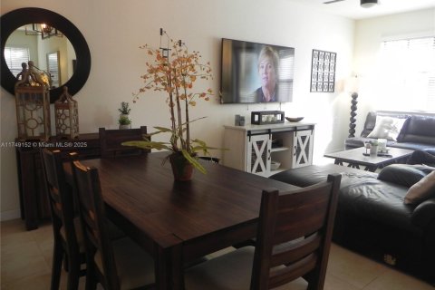 Touwnhouse à vendre à Davie, Floride: 4 chambres, 209.96 m2 № 1974007 - photo 3