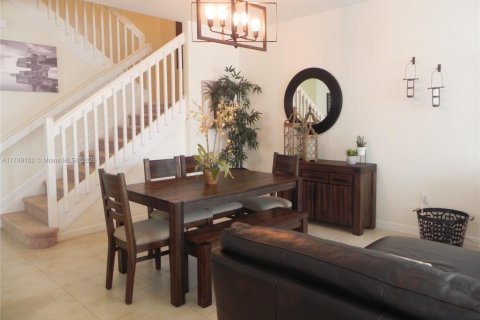 Touwnhouse à vendre à Davie, Floride: 4 chambres, 209.96 m2 № 1974007 - photo 2