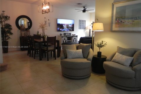 Touwnhouse à vendre à Davie, Floride: 4 chambres, 209.96 m2 № 1974007 - photo 12