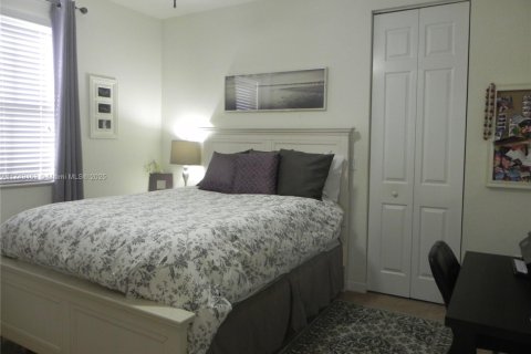 Touwnhouse à vendre à Davie, Floride: 4 chambres, 209.96 m2 № 1974007 - photo 16