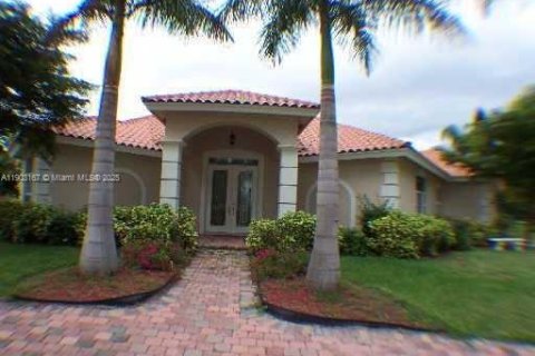 House in Delray Beach, Florida 3 bedrooms, 201.51 sq.m. № 1954362 - photo 2