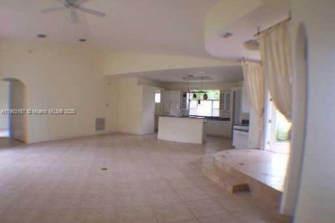 House in Delray Beach, Florida 3 bedrooms, 201.51 sq.m. № 1954362 - photo 4