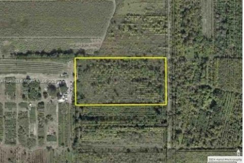 Купить коммерческую недвижимость в Майами-Дейд, Флорида № 1936577 - фото 4