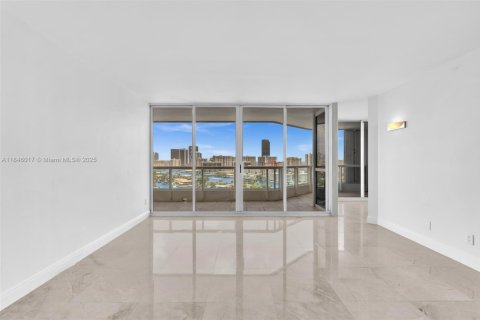 Condominio en venta en Aventura, Florida, 3 dormitorios, 173.73 m2 № 1849228 - foto 20