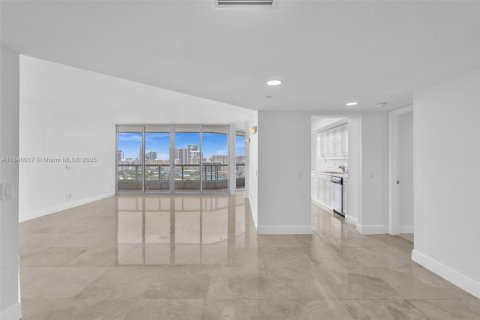 Condominio en venta en Aventura, Florida, 3 dormitorios, 173.73 m2 № 1849228 - foto 17