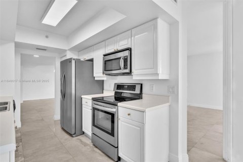 Condominio en venta en Aventura, Florida, 3 dormitorios, 173.73 m2 № 1849228 - foto 28