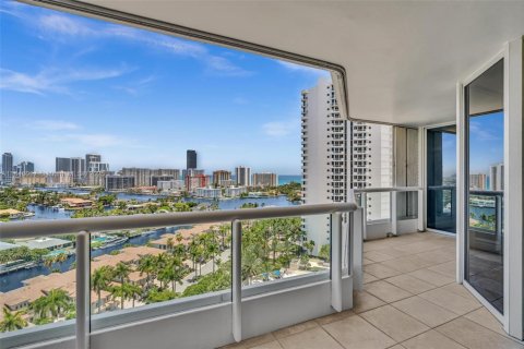 Condominio en venta en Aventura, Florida, 3 dormitorios, 173.73 m2 № 1849228 - foto 2
