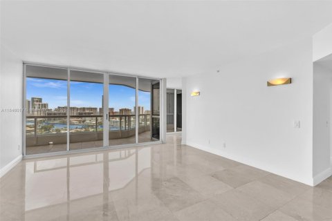 Condominio en venta en Aventura, Florida, 3 dormitorios, 173.73 m2 № 1849228 - foto 21