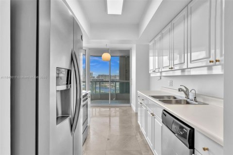 Condominio en venta en Aventura, Florida, 3 dormitorios, 173.73 m2 № 1849228 - foto 24
