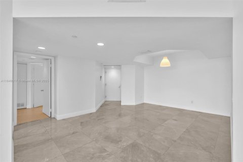 Condominio en venta en Aventura, Florida, 3 dormitorios, 173.73 m2 № 1849228 - foto 16