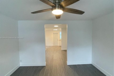 Villa ou maison à vendre à Miami, Floride: 3 chambres, 142.88 m2 № 1979292 - photo 9