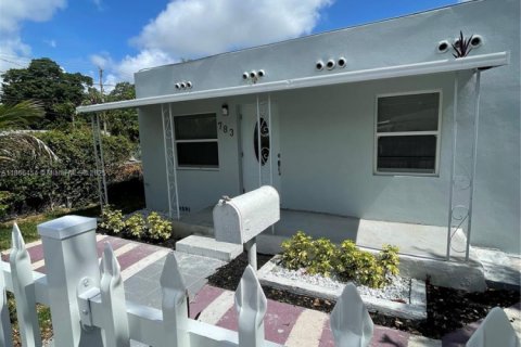 Villa ou maison à vendre à Miami, Floride: 3 chambres, 142.88 m2 № 1979292 - photo 3