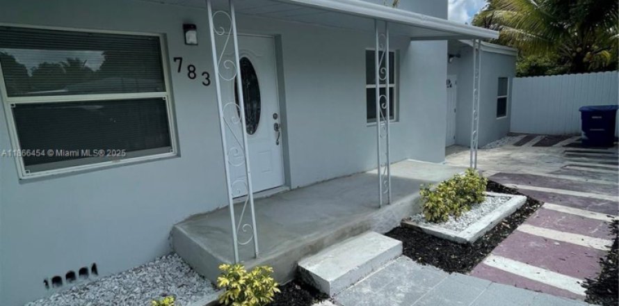 Villa ou maison à Miami, Floride 3 chambres, 142.88 m2 № 1979292