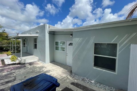 Villa ou maison à vendre à Miami, Floride: 3 chambres, 142.88 m2 № 1979292 - photo 4