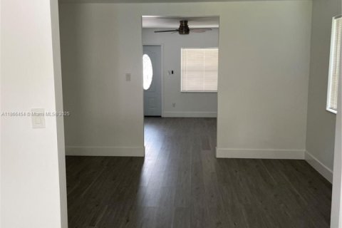 Villa ou maison à vendre à Miami, Floride: 3 chambres, 142.88 m2 № 1979292 - photo 8