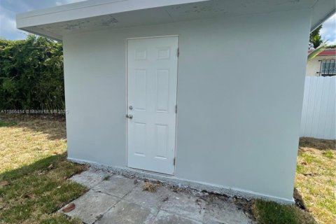 Villa ou maison à vendre à Miami, Floride: 3 chambres, 142.88 m2 № 1979292 - photo 23