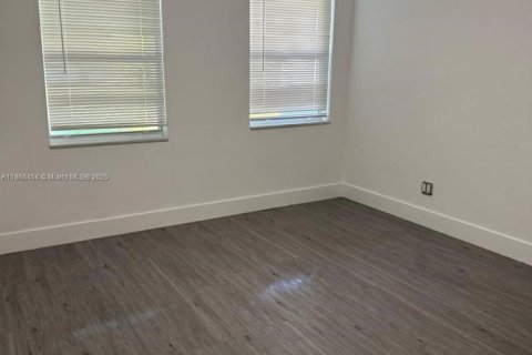 Villa ou maison à vendre à Miami, Floride: 3 chambres, 142.88 m2 № 1979292 - photo 14