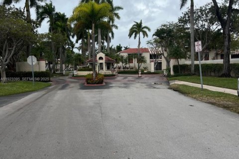 Снять в аренду кондоминиум в Майами, Флорида 2 спальни, 90.86м2, № 1982872 - фото 10