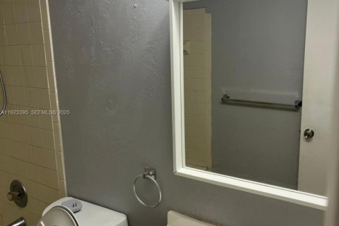 Снять в аренду кондоминиум в Майами, Флорида 2 спальни, 90.86м2, № 1982872 - фото 6