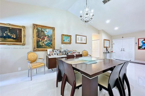 Купить виллу или дом в Корал-Спрингс, Флорида 5 спален, 200.85м2, № 1979420 - фото 3