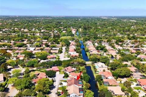 Купить виллу или дом в Корал-Спрингс, Флорида 5 спален, 200.85м2, № 1979420 - фото 22