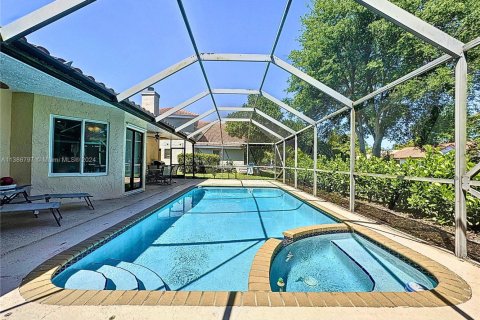 Купить виллу или дом в Корал-Спрингс, Флорида 5 спален, 200.85м2, № 1979420 - фото 21