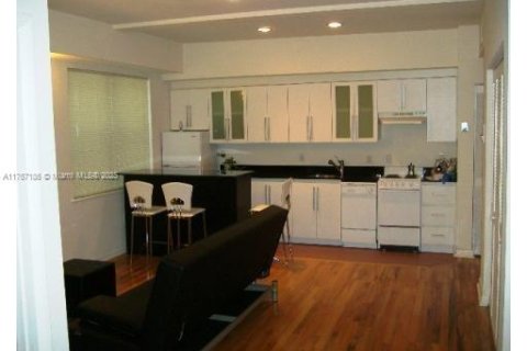 Купить кондоминиум в Майами-Бич, Флорида 1 спальня, 56.3м2, № 1985658 - фото 4