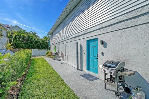 Immobilier commercial à vendre à Bradenton Beach, Floride: 4 chambres, 178.37 m2 № 2429078 - photo 6