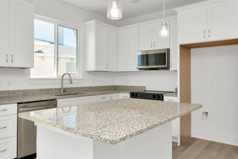 Townhouse in Wesley Chapel, Florida 3 bedrooms, 172.52 sq.m. № 1732688 - photo 3