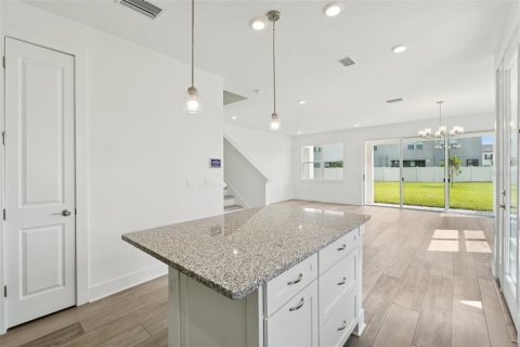 Townhouse in Wesley Chapel, Florida 3 bedrooms, 172.52 sq.m. № 1732688 - photo 18